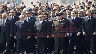 مشاركة رسمية وشعبية فى جنازة مبارك