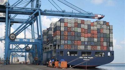 ميناء دمياط يستقبل ٦ سفن للبضائع العامة والحاويات