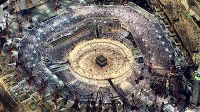 السعودية تعلق الدخول إلى أراضيها مؤقتا لأغراض العمرة وزيارة المسجد النبوي