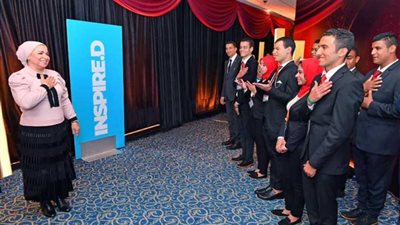 قرينة رئيس الجمهورية تبدي إعجابها بقدرات طلاب مدرسة الأمل للصم