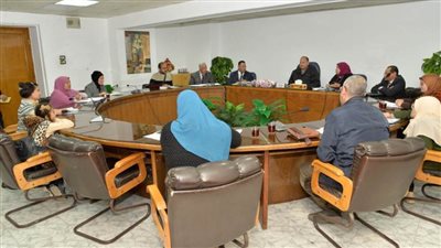 محافظ أسيوط يشدد على وضع حلول عاجلة للشكاوى  