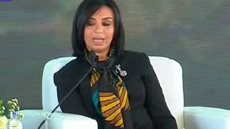 مشاركون بجلسة المرأة