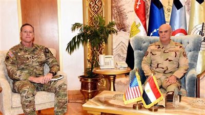 الفريق محمد فريد يلتقي قائد قيادة العمليات الخاصة المشتركة الأمريكية