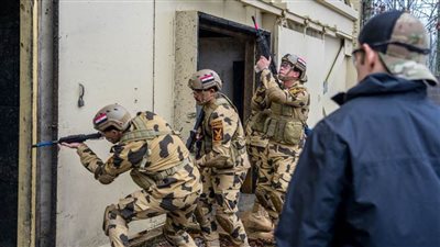 بالصور .. القوات الخاصة المصرية تُنفذ تدريبًا مشتركًا مع نظيرتها الأمريكية 