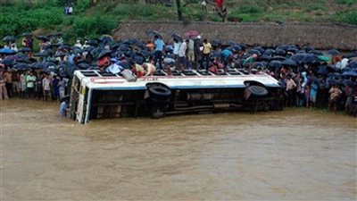 غرق 24 شخصا على الأقل إثر سقوط حافلة بأحد أنهار الهند