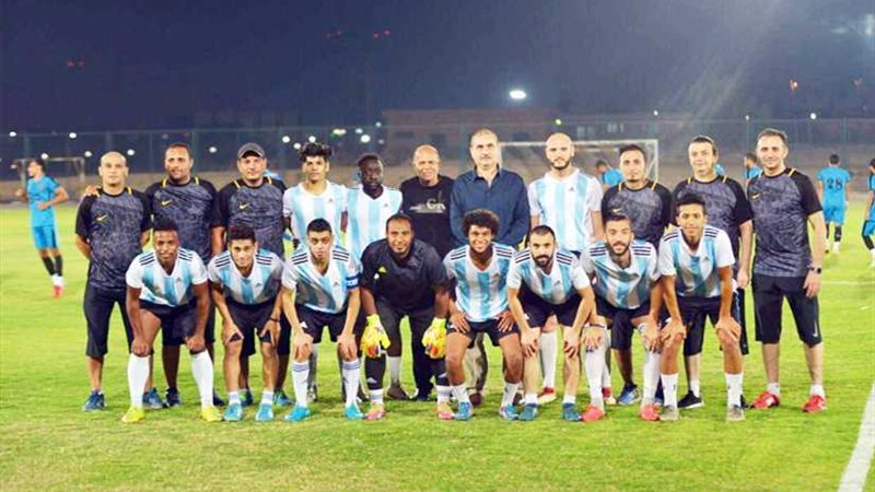 هشام يكن يضم 20 لاعبا