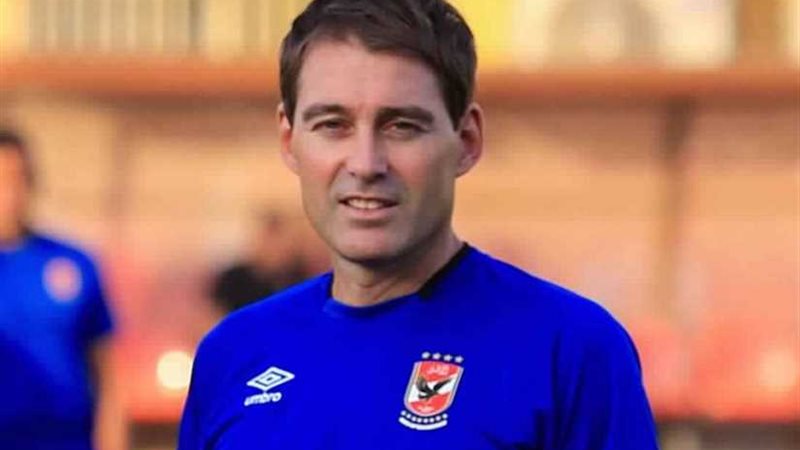 الأهلي يعلن قائمة