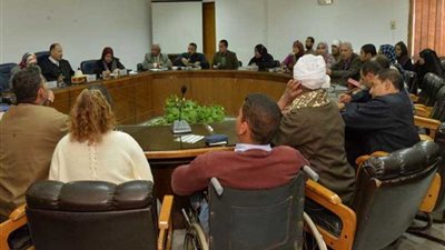 محافظ أسيوط يلتقي 48 مواطنًا من ذوي الاحتياجات الخاصة وكبار السن