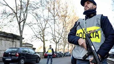 اعتقال 300 شخص في مداهمة موسعة ضد مافيا 