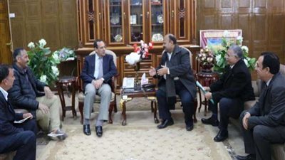 محافظ شمال سيناء يشيد بالقوافل التعليمية ويشكر القائمين عليها