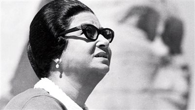 صحيفة بريطانية عن أم كلثوم: نجمة خارج الزمن