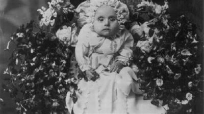 شاهد.. سر انتشار صور مرعبة للموتي كأنهم أحياء في العصر الفيكتوري 