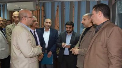 محافظ بني سويف يؤكد على أهمية التواجد بين المواطنين والتعرف عن قرب على مشاكلهم