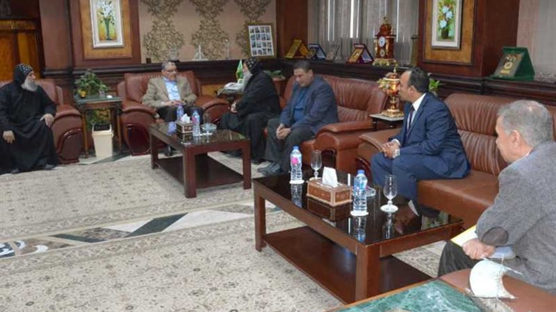 محافظ المنيا يستقبل