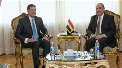وزير الطيران يبحث الترويج لفرص الإستثمار
