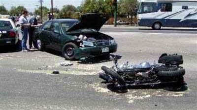  إصابة 6 أشخاص في أصطدام سيارة بعمود إنارة في ملوي