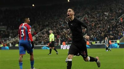 نيوكاسل يفوز على كريستال بالاس 0/1 في الدوري الانجليزي
