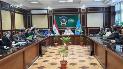 رئيس جامعة دمنهور: القيادة هى القدرة على خدمة الآخر