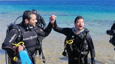 تكريم بطل الغوص من متحدي متلازمة داون بمحمية رأس محمد 