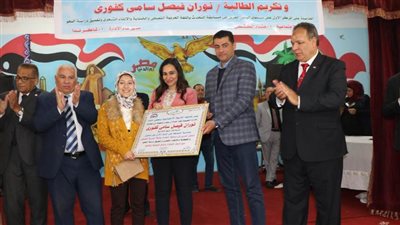 افتتاح مسرح للإدارة التعليمية بكوم حمادة 