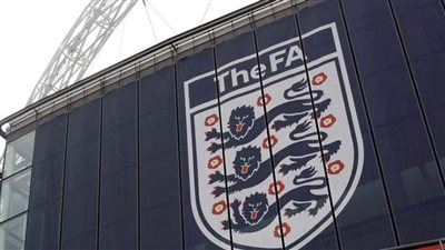 بسبب المراهنات.. اتحاد الكرة الإنجليزي يوقف 