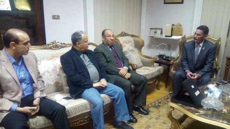 قيادات عربية تدرس