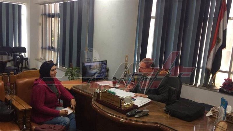 د. نصيف مع محررة