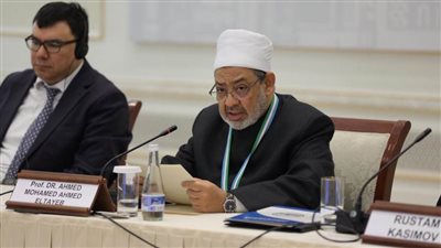 الإمام الأكبر: الأُمَّةِ الإسلاميَّةِ اليومَ في مُفتَرقِ طريقَيْن لا ثالثَ لهما