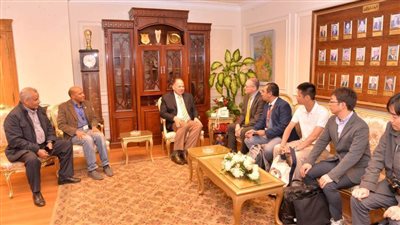 محافظ أسيوط يناقش مشروع دعم صغار المزارعين 