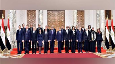 موجز الرابعة : مدبولي والوزراء الجدد ونوابهم يؤدون اليمين الدستورية أمام الرئيس السيسي