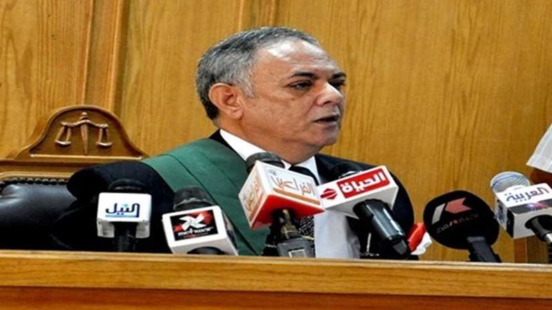 السجن 10 سنوات لـ3