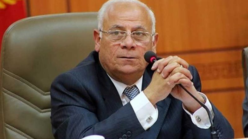 محافظ بورسعيد يهنىء