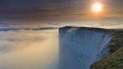 حافة العالم في بريطانيا.. ما السر وراء انتحار زائريها؟ 