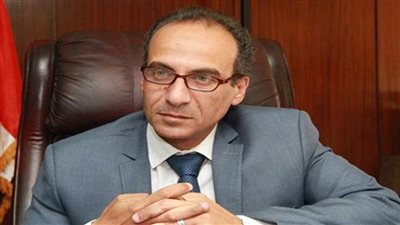 الحاج علي يفتتح معرض زايد السادس للكتاب