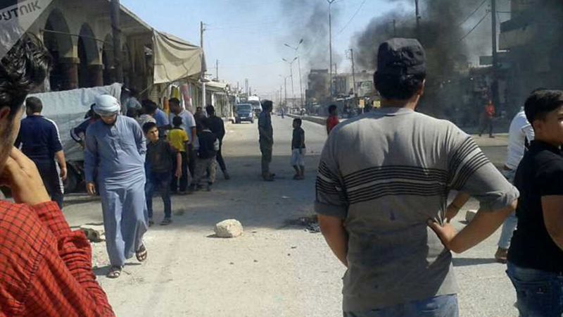 أهالي قرية في ريف