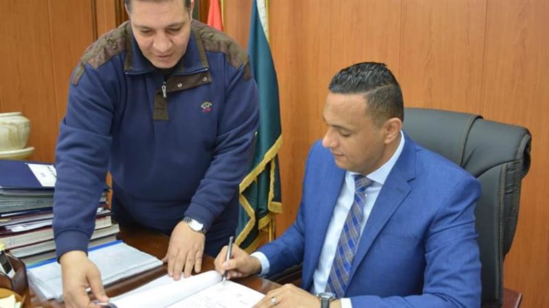 محافظ الدقهلية يوقع