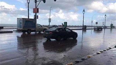 تواصل سقوط الأمطار الغزيرة علي الاسكندرية واستمرار حركة الملاحة