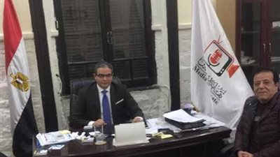 د. عاطف عبد اللطيف ينضم لنقابة الإعلاميين بـ