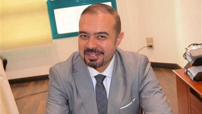 الجمعية الكندية لعلاج العقم تكرم طبيبا مصريا