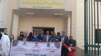 6 ندوات توعوية بقافلة جامعة المنيا لأهالي قرية 