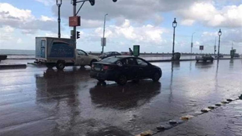 تواصل سقوط الأمطار