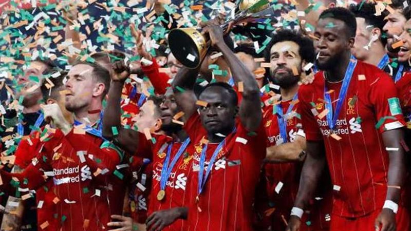 ليفربول يضع الشارة