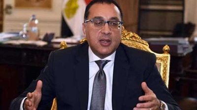 رئيس الوزراء يبدأ سلسلة لقاءات مع الكتّاب والصحفيين