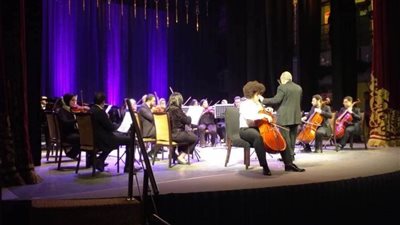 وتريات أوبرا الإسكندرية على مسرح 