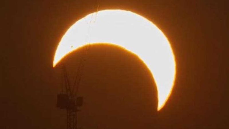 كسوف الشمس في العاصمة