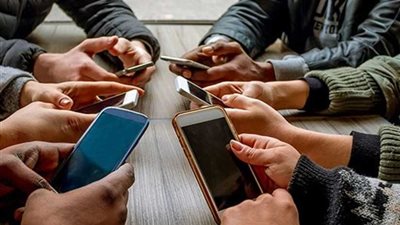 دراسة تكشف ما يفعله الهاتف الذكي بـ
