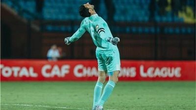 صحف جنوب إفريقيا تتغنى بمحمد الشناوي بعد الإطاحة بصن داونز