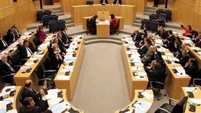 البرلمان القبرصي يدعم سحب الاعتراف الدولي من حكومة 