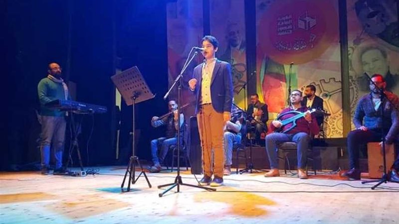 عروض فنية لفرقة أطفال