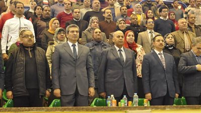 رئيس جامعة المنيا يطلق شارة البدء لـــ